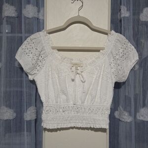 Monteau Los Angeles Eyelet On/Off Shoulder Crop Top